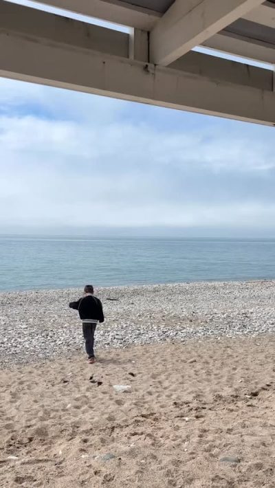 Пляж Гудаута в мае — фото погоды (2026-05-07)
