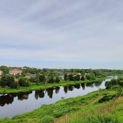 Торжок, Тверецкая Набережная в августе — фото погоды (2025-08-24)
