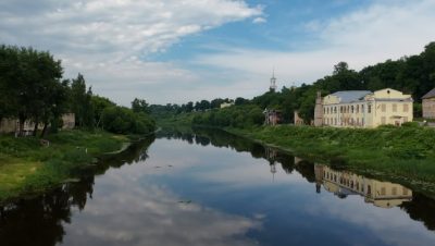 Торжок, Тверецкая Набережная в июне — фото погоды (2026-06-18)