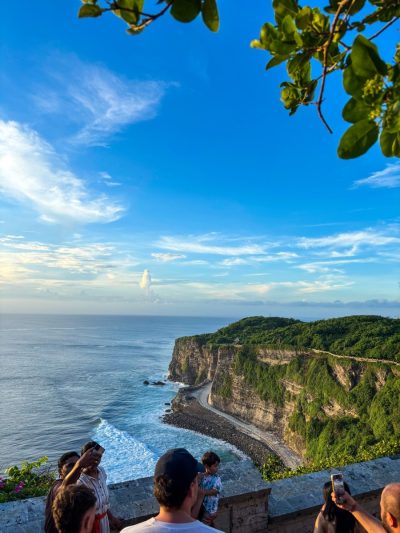 Uluwatu Temple, Uluwatu, Bali в апреле — фото погоды (2026-04-28)