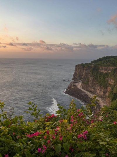 Uluwatu Temple, Uluwatu, Bali в мае — фото погоды (2026-05-17)