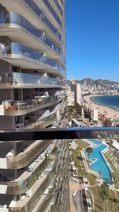 Playa de Poniente. Benidorm (Alicante) в апреле — фото погоды (2026-04-09)