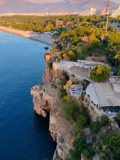 Konyaalti Beach Park в сентябре — фото погоды (2025-09-29)