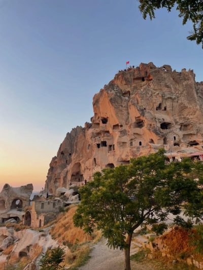 Uchisar Kalesi в июле — фото погоды (2026-07-12)