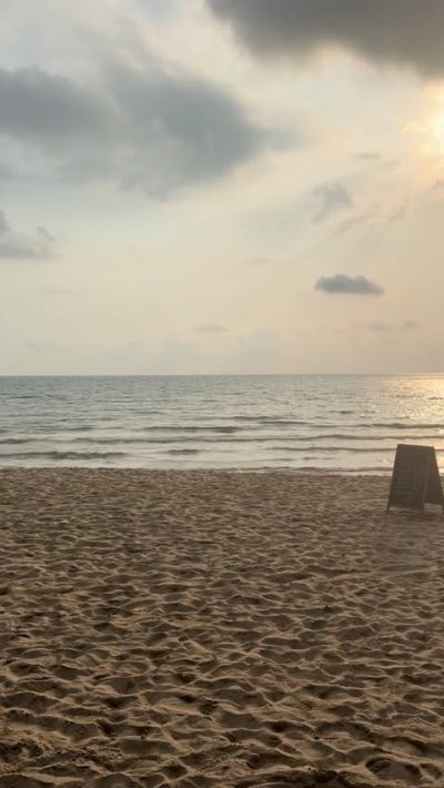 Lonely Beach в феврале — фото погоды (2026-02-25)