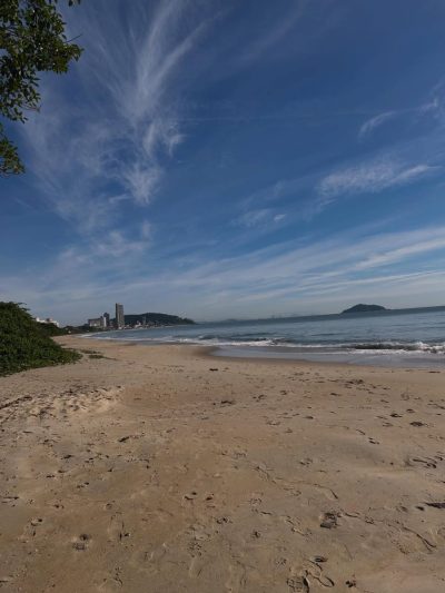 Praia da Armação, Penha - Santa Catarina в мае — фото погоды (2026-05-14)