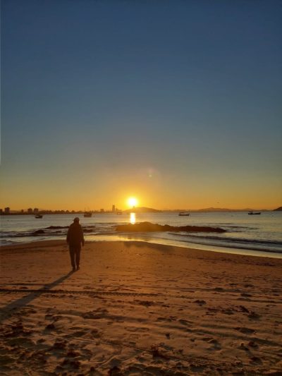 Praia da Armação, Penha - Santa Catarina в июле — фото погоды (2026-07-11)
