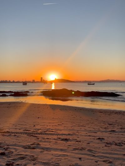 Praia da Armação, Penha - Santa Catarina в июле — фото погоды (2026-07-11)