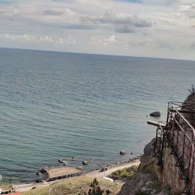 Крым,Судакская Крепость в октябре — фото погоды (2025-10-17)