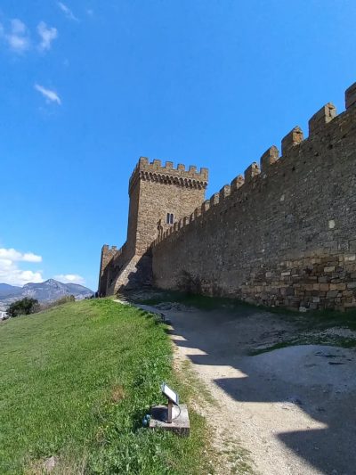 Крым,Судакская Крепость в апреле — фото погоды (2026-04-17)