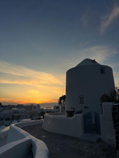 Oia, Santorini в апреле — фото погоды (2026-04-30)