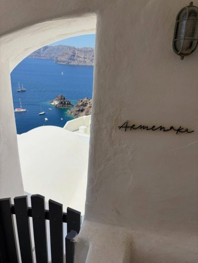 Oia, Santorini в июне — фото погоды (2026-06-13)