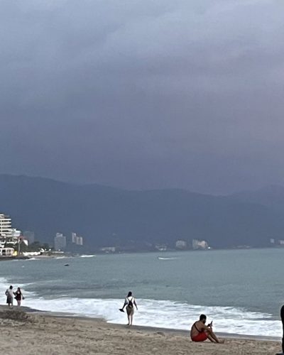 Playa Los Camarones в октябре — фото погоды (2025-10-28)