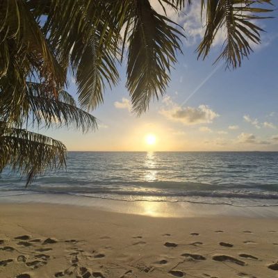 Dhigurah Beach в июле — фото погоды (2026-07-11)