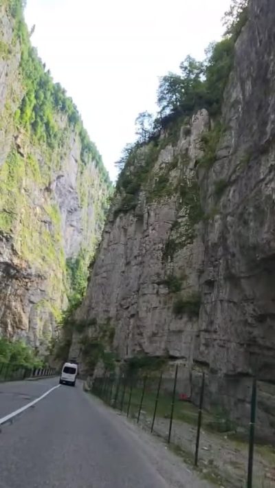 Юпшарское Ущелье  Каменный Мешок в июле — фото погоды (2026-07-10)
