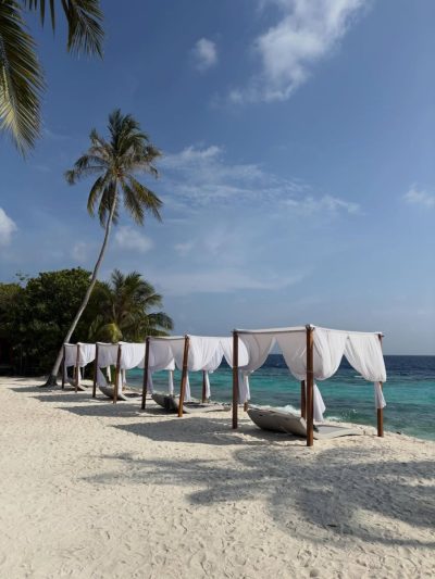 Dusit Thani Maldives в феврале — фото погоды (2026-02-05)