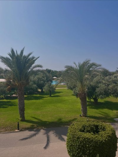 Thalassa Beach Resort and Spa в сентябре — фото погоды (2025-09-22)