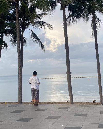 ริมหาดจอมเทียน. พัทยา Chill Chill в октябре — фото погоды (2025-10-18)