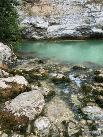 Голубое озеро   ცისფერი ტბა   Blue Lake в сентябре — фото погоды (2025-09-30)