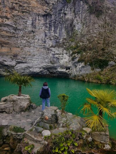 Голубое озеро   ცისფერი ტბა   Blue Lake в марте — фото погоды (2026-03-25)
