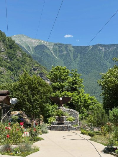 Голубое озеро   ცისფერი ტბა   Blue Lake в июне — фото погоды (2026-06-19)