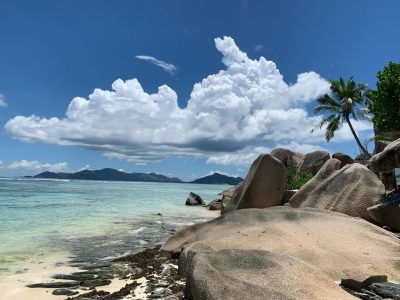 Anse Source D'argent-La Digue в марте — фото погоды (2026-03-31)