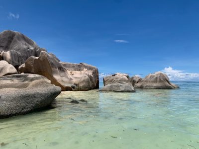 Anse Source D'argent-La Digue в марте — фото погоды (2026-03-31)