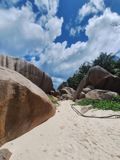 Anse Source D'argent-La Digue в мае — фото погоды (2026-05-31)