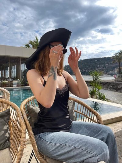 En Vie Beach Boutique Hotel — фото погоды в апреле (2026-04-19)