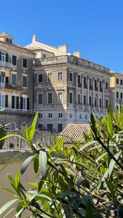 Greek island of Corfu в апреле — фото погоды (2025-04-11)