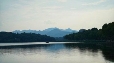 West Lake, Hangzhou, China в апреле — фото погоды (2026-04-06)