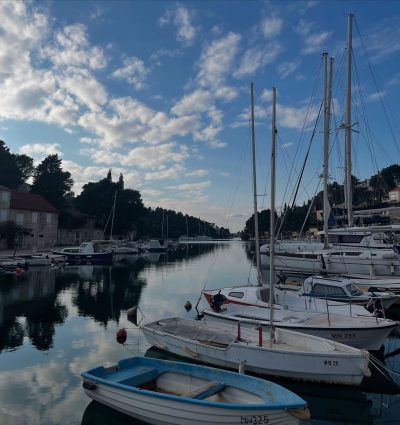 Brač , Bobovišće N/M в феврале — фото погоды (2025-02-22)