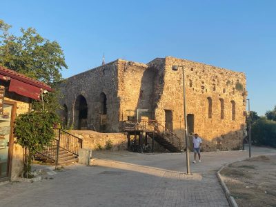 Side, Amphietheater в августе — фото погоды (2025-08-10)