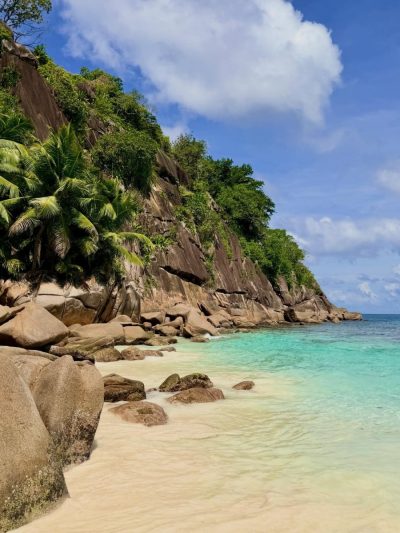 Petite Anse Beach at Four Seasons Resort Seychelles — фото погоды в марте (2026-03-24)