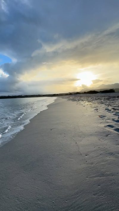 Lu Impostu Beach в октябре — фото погоды (2025-10-31)