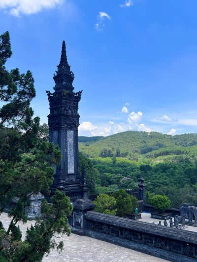 Lăng Khải Định в сентябре — фото погоды (2025-09-18)