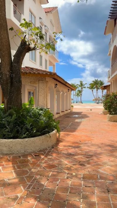 Cadaques Caribe Private Club в апреле — фото погоды (2026-04-06)