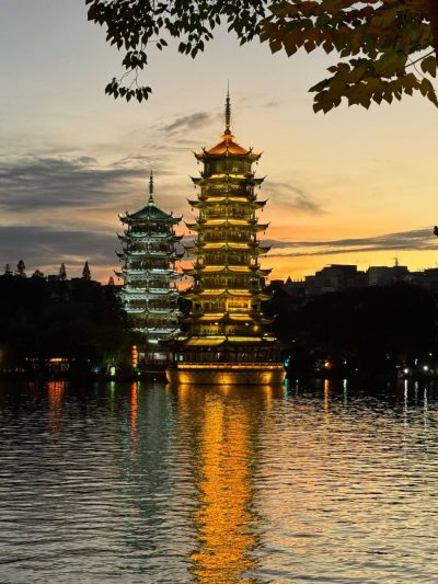 Guilin Sun Moon Twin Pagoda... в октябре — фото погоды (2025-10-08)