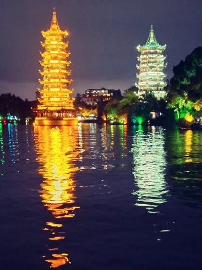 Guilin Sun Moon Twin Pagoda... в апреле — фото погоды (2026-04-22)