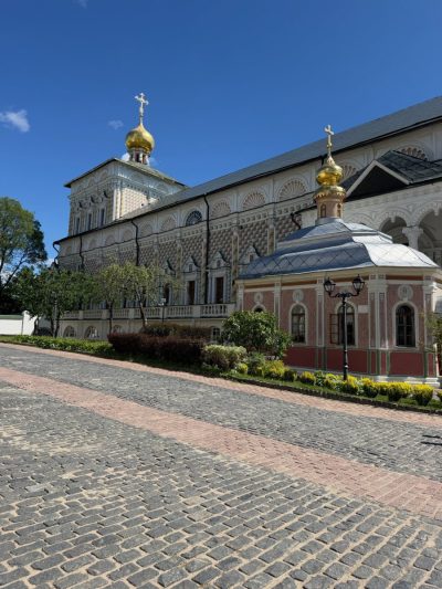 Свято-Троицкая Сергиева Лавра в июне — фото погоды (2026-06-21)