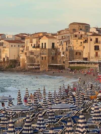 Spiaggia Cefalù в октябре — фото погоды (2025-10-11)