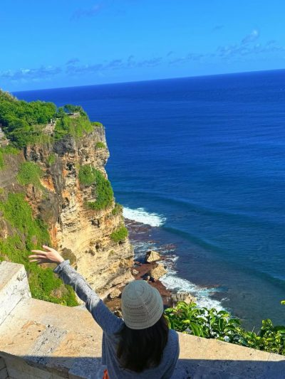 Uluwatu Temple (Water Temple) Bali, Indonesia в апреле — фото погоды (2026-04-05)