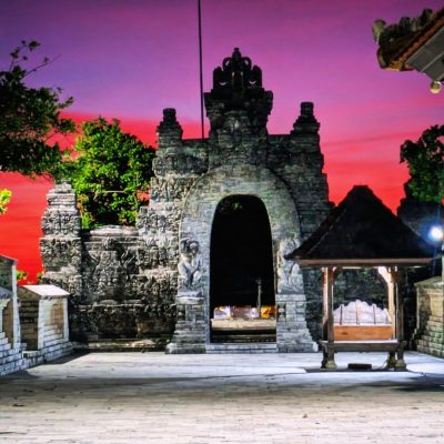 Uluwatu Temple (Water Temple) Bali, Indonesia в апреле — фото погоды (2026-04-23)