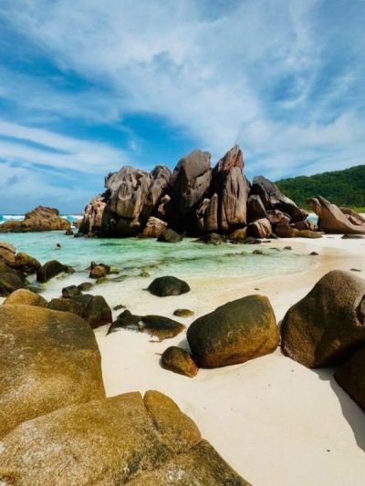 Anse Cocos, La Digue, Seychelles в августе — фото погоды (2025-08-03)