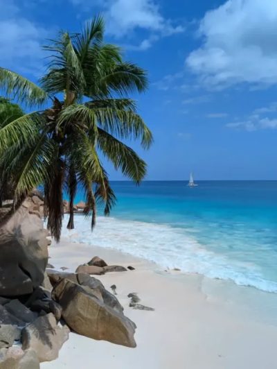 Anse Cocos, La Digue, Seychelles в октябре — фото погоды (2025-10-05)