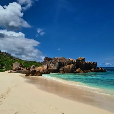 Anse Cocos, La Digue, Seychelles в феврале — фото погоды (2026-02-01)
