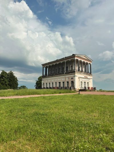 Императорский Дворец Бельведер в июле — фото погоды (2026-07-09)