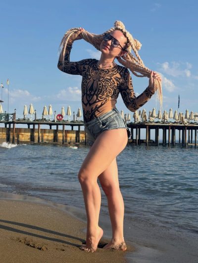 Utopia World Beach в июне — фото погоды (2026-06-22)