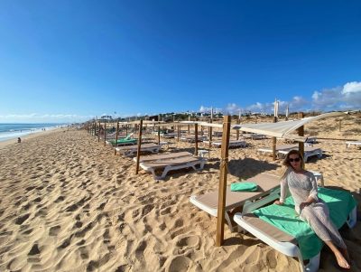 Praia Dos Três Irmãos Algarve Portugal в июне — фото погоды (2026-06-08)