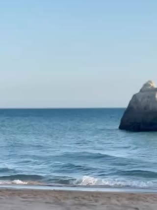 Praia Dos Três Irmãos Algarve Portugal в июле — фото погоды (2026-07-10)
